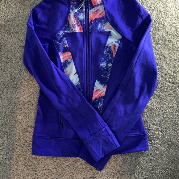 Lululemon kids define jacket - Picture 4 of 7